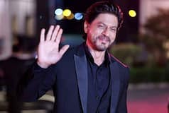 Fan Asks Shah Rukh Khan If He Buys The Tickets For His Own Movies And He Has a Witty Reply, Obviously!