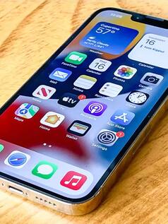 25000 से कम दाम में मिल रहा iPhone 13, लोगों ने कहा - जल्दी करो कहीं स्टॉक ना खत्म हो जाए