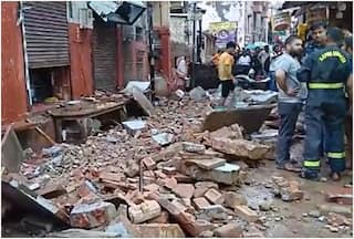 वृंदावन में Banke Bihari मंदिर के पास दर्दनाक हादसा, पुरानी इमारत की छत गिरने से 5 की मौत | देखें VIDEO