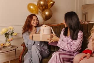 Happy Friendship Day 2023: 4 Memorable Gifts to Surprise Your BFF on The Special Day