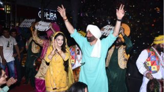 Gadar 2: Sunny Deol-Ameesha Patel Groove to Main Nikla Gaddi Leke at an Event, Fans go Berserk- See Viral Pics