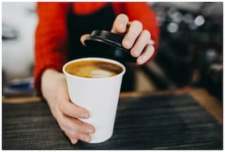 आप भी डिस्पोजेबल कप में पीते हैं चाय या कॉफी ? हो सकते हैं कैंसर के मरीज