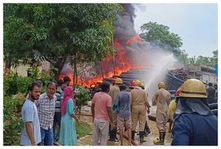 Watch Video: दिल्ली के निलोठी गांव की फैक्ट्री में भीषण आग, दमकल की 10 गाड़ियां मौके पर मौजूद