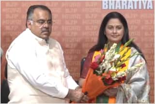 तेलुगु अभिनेत्री जयासुधा भारतीय जनता पार्टी में हुईं शामिल, जानें कैसा रहा है राजनीतिक सफर