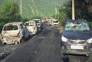 यूं ही नहीं हटाए गए नूंह के SP वरुण सिंगला, IPS नरेंद्र सिंह बिजारनिया को क्यों सौंपी गई कमान? पढ़ें- Inside Story