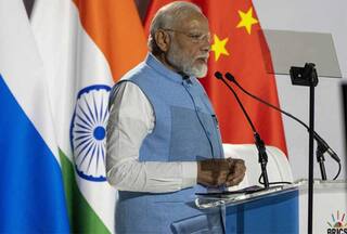 South Africa में बोले PM मोदी- भारत दुनिया के लिए विकास इंजन बनेगा, जल्द ही 5 ट्रिलियन डॉलर की इकोनॉमी होगी | खास बातें...