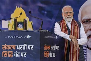 Delhi: पीएम मोदी ने एक व्यक्ति को बेहोश होते देखा, अपना भाषण बीच में ही रोककर तुरंत मदद के लिए मेडिकल टीम भेजी