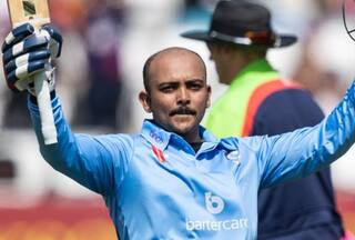 पृथ्वी शॉ ने इंग्लैंड में फिर उड़ाया गर्दा, 7 छक्कों की मदद से शतक ठोककर नार्थम्पटनशायर को दिलाई जीत