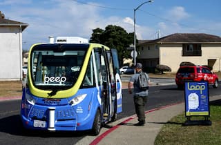 San Francisco Launches Driverless Bus Service Following Robotaxi Expansion