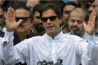 पाकिस्तान की अटक जेल में इमरान खान पर हर वक्त रखी जा रही नजर, टॉयलेट में भी लगा CCTV कैमरा