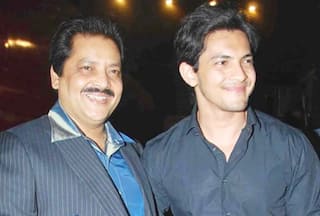 पापा उदित नारायण जैसा नाम नहीं कमा पाए आदित्य नारायण, अब शो होस्टिंग में भी नहीं लगता मन, जानिए क्यों?