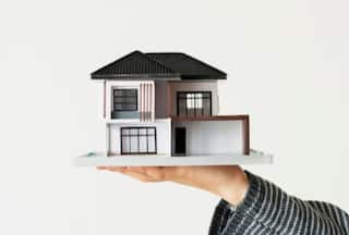 Vastu Tips: 5 Things You Should Never Leave Empty at Home & Why?