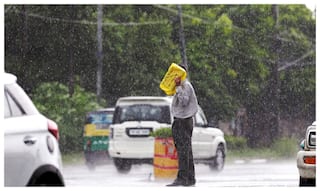 हिमाचल-उत्तराखंड में बारिश से तबाही! दिल्ली-यूपी में मौसम साफ, जानें आपके राज्य में आज कैसा रहेगा मौसम