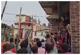 Bihar में नाग पंचमी पर जुलूस के दौरान हुआ बवाल, बेकाबू हुई भीड़ ने पत्थर फेंके। देखें Video
