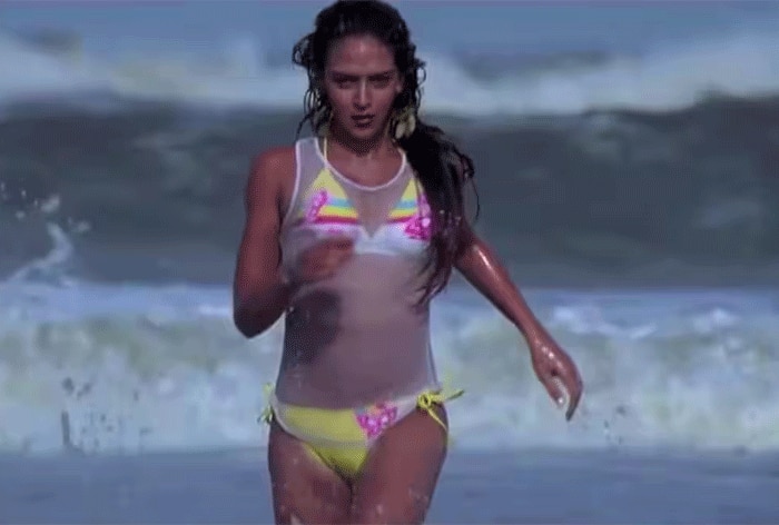 'मां मुझे फिल्म में बिकिनी पहननी है', ईशा देओल ने हेमा मालिनी से मांगी थी इजाजत