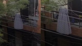 Viral Video: पड़ोसन के गाउन को समझ लिया भूत, फिर रातभर हनुमान चालीसा सुनती रही महिला | देखिए वीडियो