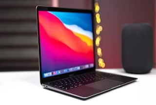 स्टूडेंट्स के लिए आया छप्परफाड़ मौका, MacBooks और iPads पर जबरदस्त डिस्काउंट दे रहा है Apple