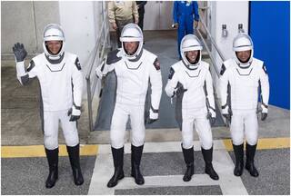 SpaceX के रॉकेट Crew 7 से अंतरिक्ष के लिए रवाना हुए चार देशों के यात्री; कब तक पहुंचेंगे, क्या है मकसद, जानें सब कुछ | VIDEO
