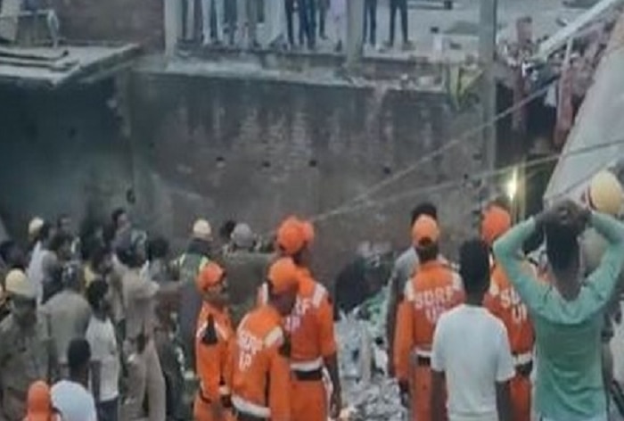 2 Dead, Several Feared Trapped as Three-Storey Building Collapses In UP's Barabanki; Rescue Ops Underway