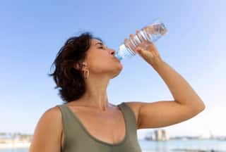 Water Intoxication: What Happens When You Drink Too Much of Water? 7 Signs of Overhydration