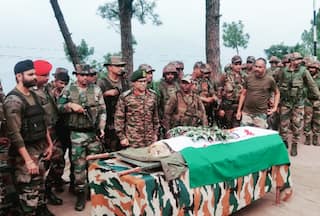 Army Dog 'Kent' Lays Down Life While Protecting Handler During Rajouri Gunfight, Cremated With Military Honours | WATCH