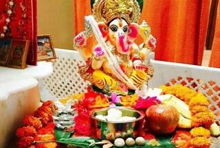 Ganesh Mantra: गणेश चतुर्थी पर करें इन मंत्रों का जाप, घर में आएगी सुख-समृद्धि