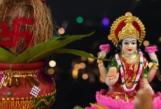 Mahalaxmi Vrat 2023: आज से शुरू हुआ महालक्ष्मी व्रत, 15 दिनों तक करें इस स्रोत का पाठ, होगी धन की बरसात
