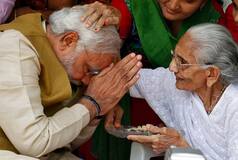 PM Modi's First Birthday After His Mother's Demise; 5 Unforgettable Moments of PM With Heeraben