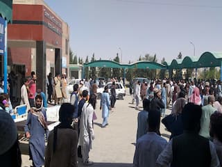 Video: Pakistan में मस्जिद के पास आत्मघाती हमला, DSP समेत 52 लोगों की मौत, 50 से ज्यादा घायल