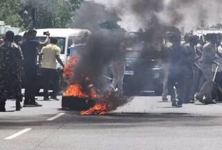 Andhra Pradesh Bandh: TDP Leaders Stage Protests After Chandrababu Naidu's Arrest