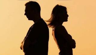 पत्नी ने करवा चौथ रखने से किया इनकार, High Court ने पति को क्रूरता के आधार पर तलाक लेने की दी इजाजत