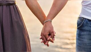 दो शादीशुदा Adults के बीच Live In Relationship भले ही समाज को स्वीकार न हो, लेकिन ये अपराध नहीं: Delhi HC की अहम टिप्पणी