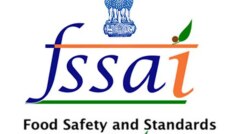FSSAI का सख्त निर्देश, खाने के सामान की पैकेजिंग में अखबार और प्लास्टिक का इस्तेमाल न करें दुकानदार