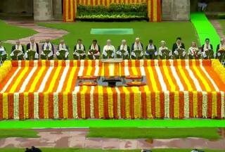 राजघाट पर G20 के नेताओं ने महात्मा गांधी को दी श्रद्धांजलि, रखा 1 मिनट का मौन