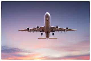 एविएशन सेक्टर के लिए आने वाले हैं अच्छे दिन? हवाई यात्रा करने वाले घरेलू यात्रियों की संख्या में 38% का इजाफा