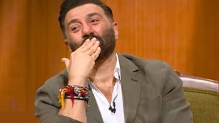 Sunny Deol Tears up as Audiences Welcome Him With Massive Applause Post Gadar 2 Success - Watch