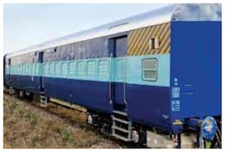 Indian Railway: ट्रेन के डिब्बों पर नीली-पीली लाइन्स क्यों बनी रहती हैं? जानें- क्या है इसकी वजह?