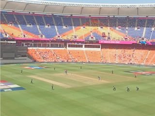 ENG vs NZ World Cup 2023: दर्शकों को नहीं मिल रहे टिकट; फिर भी स्टेडियम की सीटें खाली, भड़के फैंस ने BCCI को सुनाई खरी-खोटी