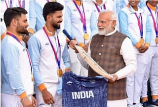 Asian Games Champion Indian Cricket Teams Gift Signed Bat To PM Modi | See Viral Photo
