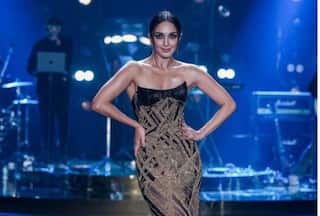 Kiara Advani Sets Social Media up in Flames With Strapless Black And Golden Embellished Gown at LFW 2023- HOT PICS