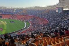 World Cup 2023: वर्ल्ड कप के ओपनिंग मैच में नहीं दिखा उत्साह, खाली रह गई कुर्सियां, देखें तस्वीरें
