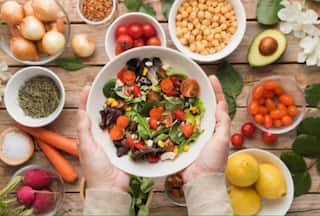 Anti-Inflammatory Diet: 5 Superfoods From Your Kitchen to Treat Swelling & Pain