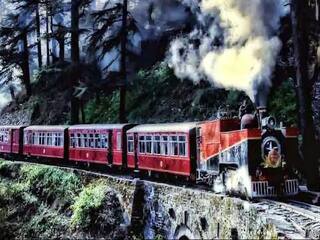 Kalka- Shimla ट्रैक पर फिर दौड़ी ट्रेन, 84 दिन से बंद थी सर्विस, खुश हुए TOURIST