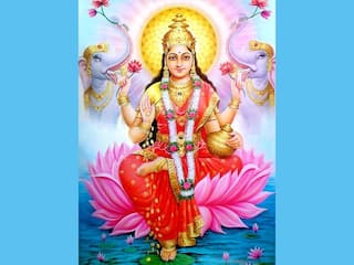 Shukrawar Ke Upay: अमीर बनना चाहते हैं शुक्रवार के दिन ट्राई करें ये अचूक उपाय, बदल जाएगी किस्मत