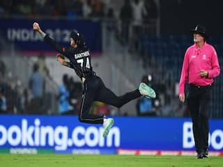 VIDEO: मिचेल सैंटनर का 'कैच ऑफ द टूर्नामेंट' नहीं देखा तो कुछ नहीं देखा