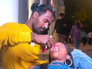 Viral Video: दिल्ली मेट्रो में मुंह से एक दूसरे को ड्रिंक पिलाकर अश्लील हरकतें करने वाले कपल का फिर वीडियो वायरल, देखें क्या किया