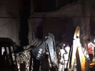 Madhya Pradesh के सतना में बड़ा हादसा: तीन मंजिला इमारत गिरी, मलबे में दबे 2 मजदूरों का सफल रेस्क्यू