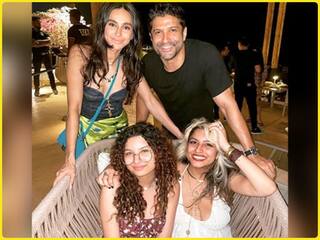 Farhan Akhtar की बेटिंया न हिंदू न मुसलमान, जानें किस धर्म को मानते हैं एक्टर के बच्चे