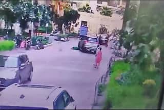 Accident Ka Video: कार वाले ने बुजुर्ग महिला को मार दी टक्कर, फिर पहिया भी चढ़ा दिया | वीडियो वायरल