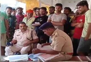 OMG! सुरक्षाकर्मी को बंधक बनाकर अपराधियों ने छीन ली चाबी, फिर लाखों के केबल लूटकर फेंकने लगे बम